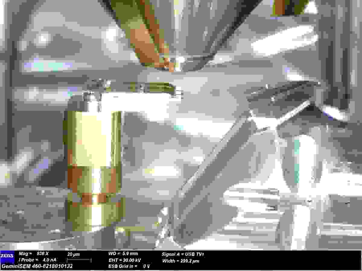 Chamberscope image showing typical setup for NA-TKD