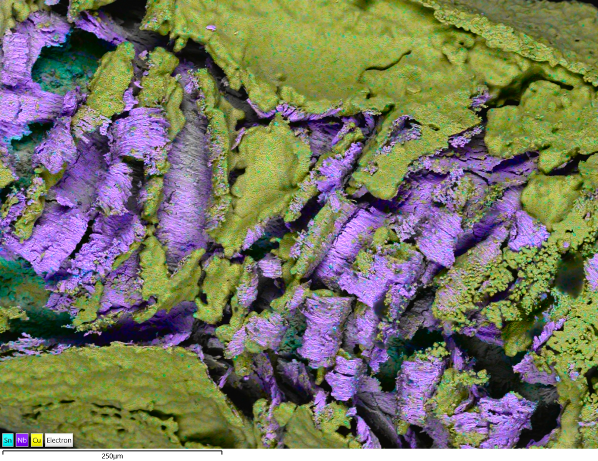 SEM-BEX image of bent wire where the top layers are peeled off revealing wire structure at depth