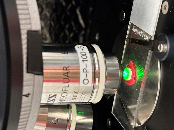 Raman setup in pharmaceutical environment.
